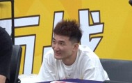 宝威体育app下载-大冷门！卫冕冠军丢掉主场优势，关键时刻球星掉链子，谈何卫冕